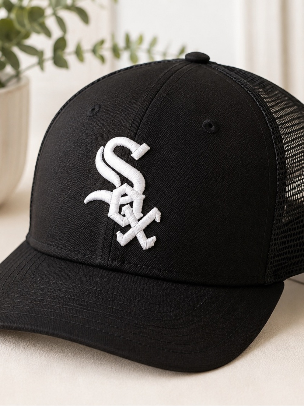 New Era Chicago White Sox 9SEVENTY Black Trucker Hat